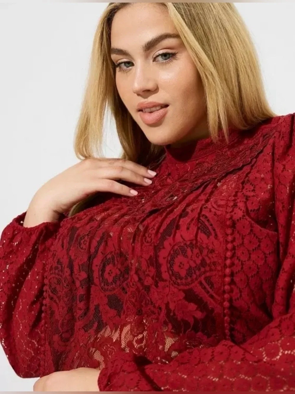 💋 Torrid Red Lace Top